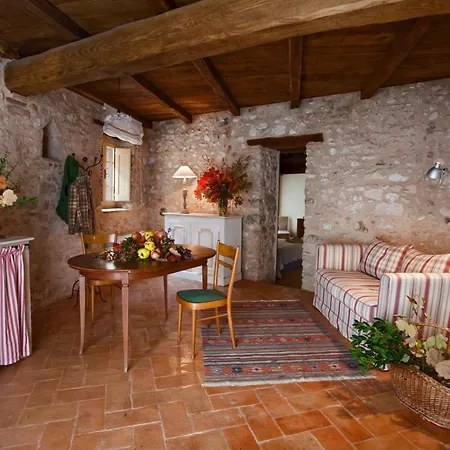 Borgo Della Marmotta Agroturismo *
